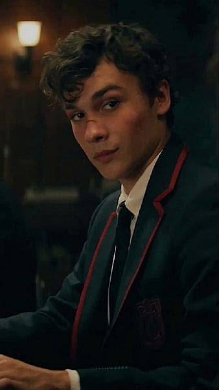 Deadly Class actor Benjamin Wadsworth and Magicians actress Stella Maeve, Welcomes a Baby Girl Together